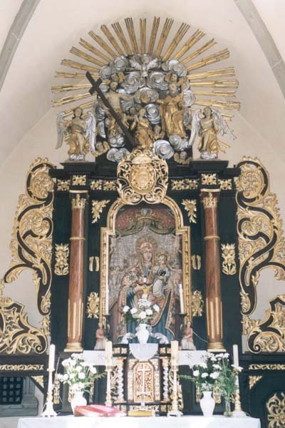 oltár s obrazom Panny Márie Póčskej